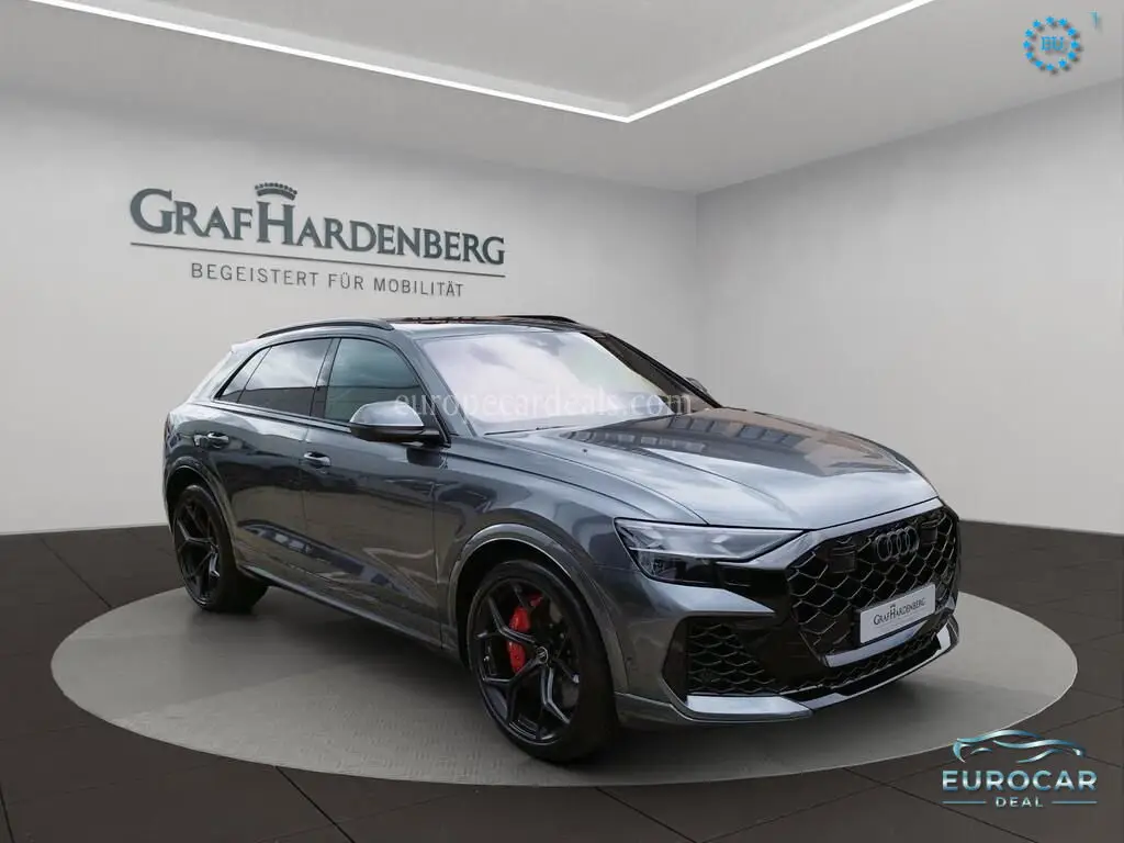 Audi RSQ8