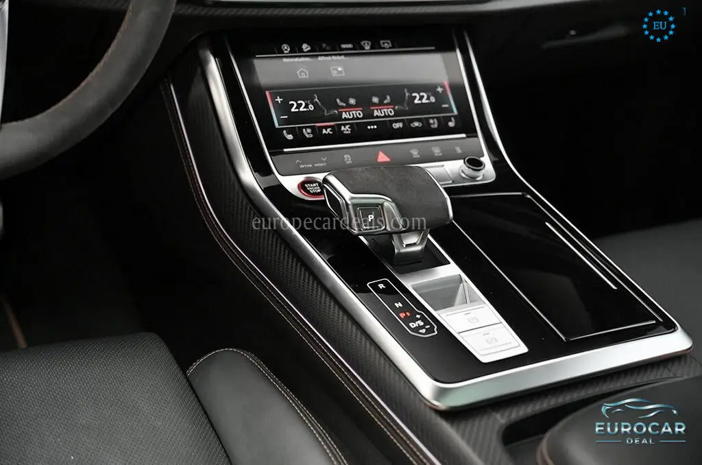 Audi RSQ8