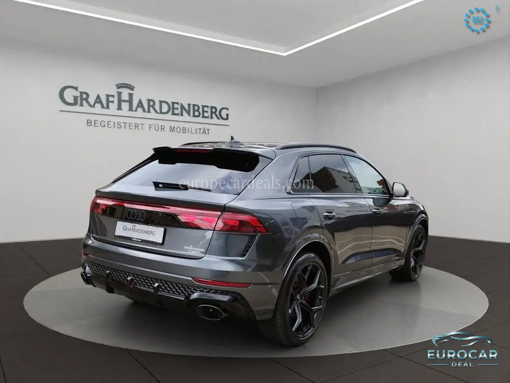 Audi RSQ8