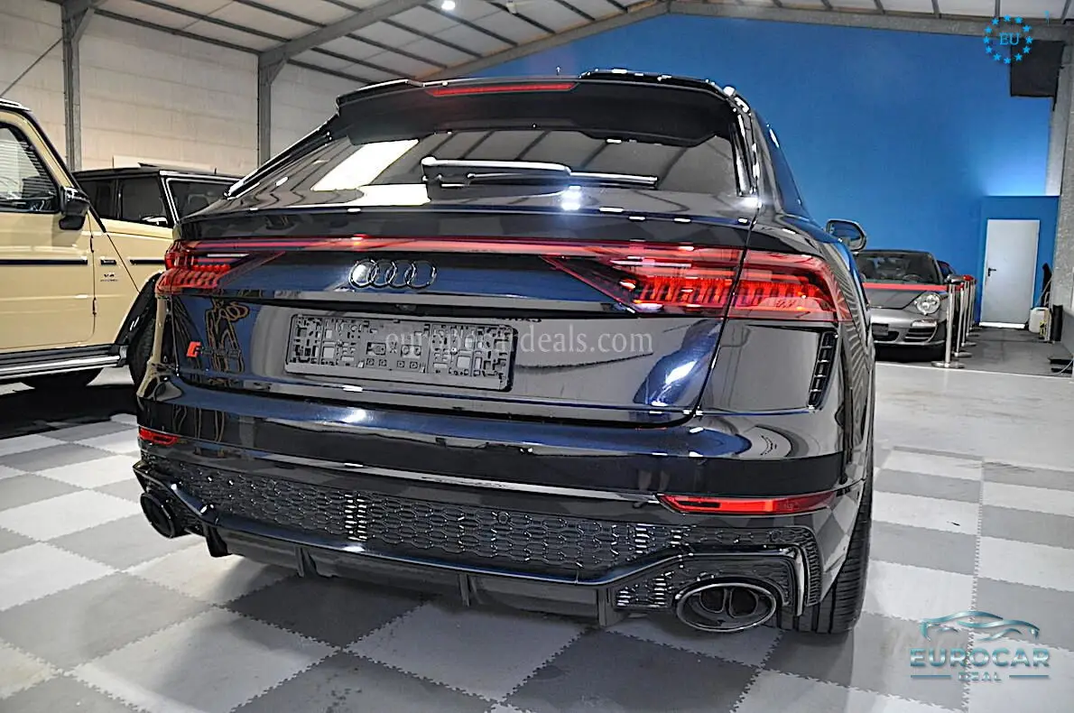 Audi RSQ8