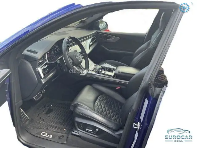 Audi RSQ8