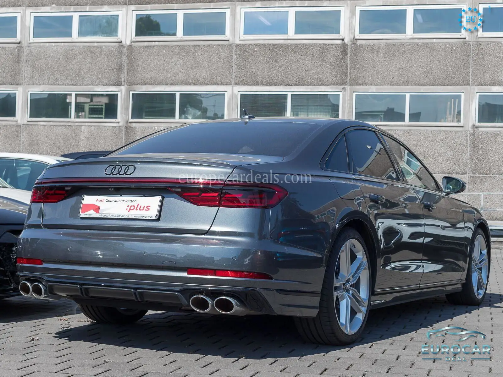 Audi S8