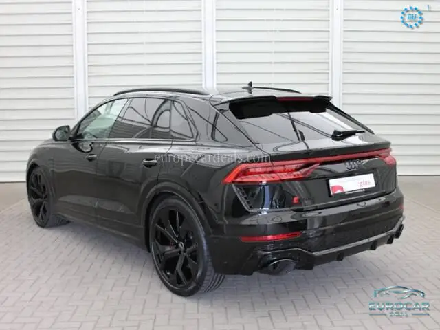 Audi RSQ8