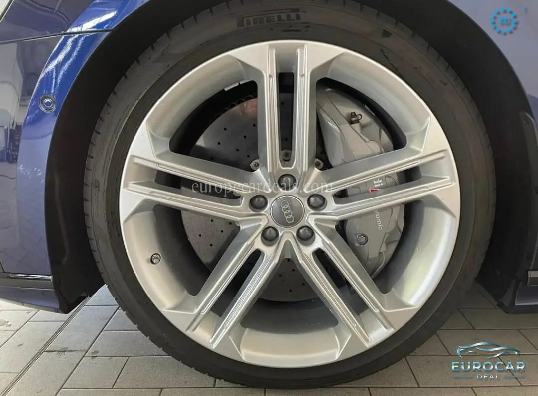 Audi S8