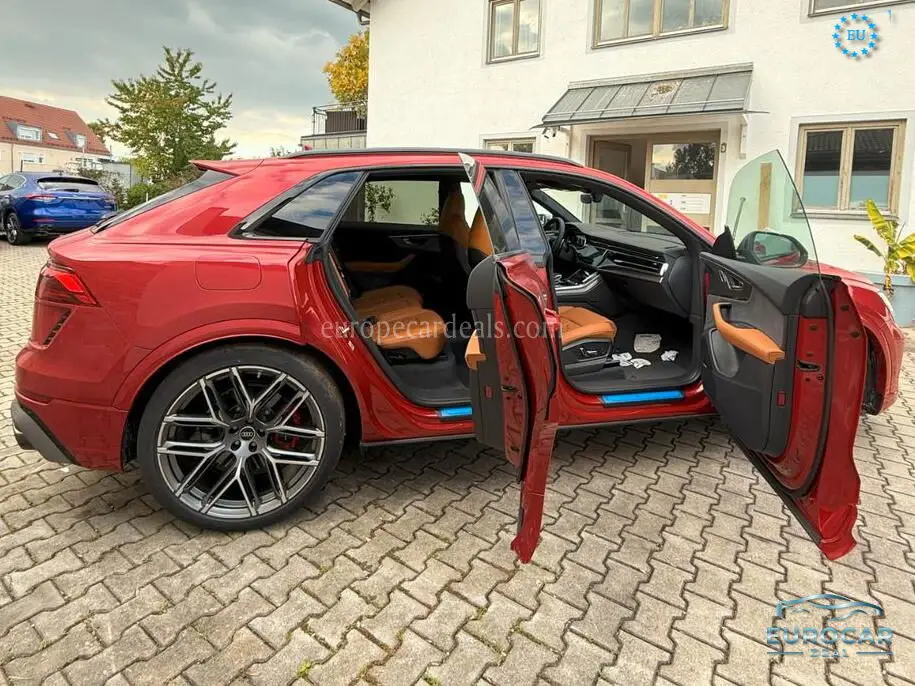 Audi RSQ8