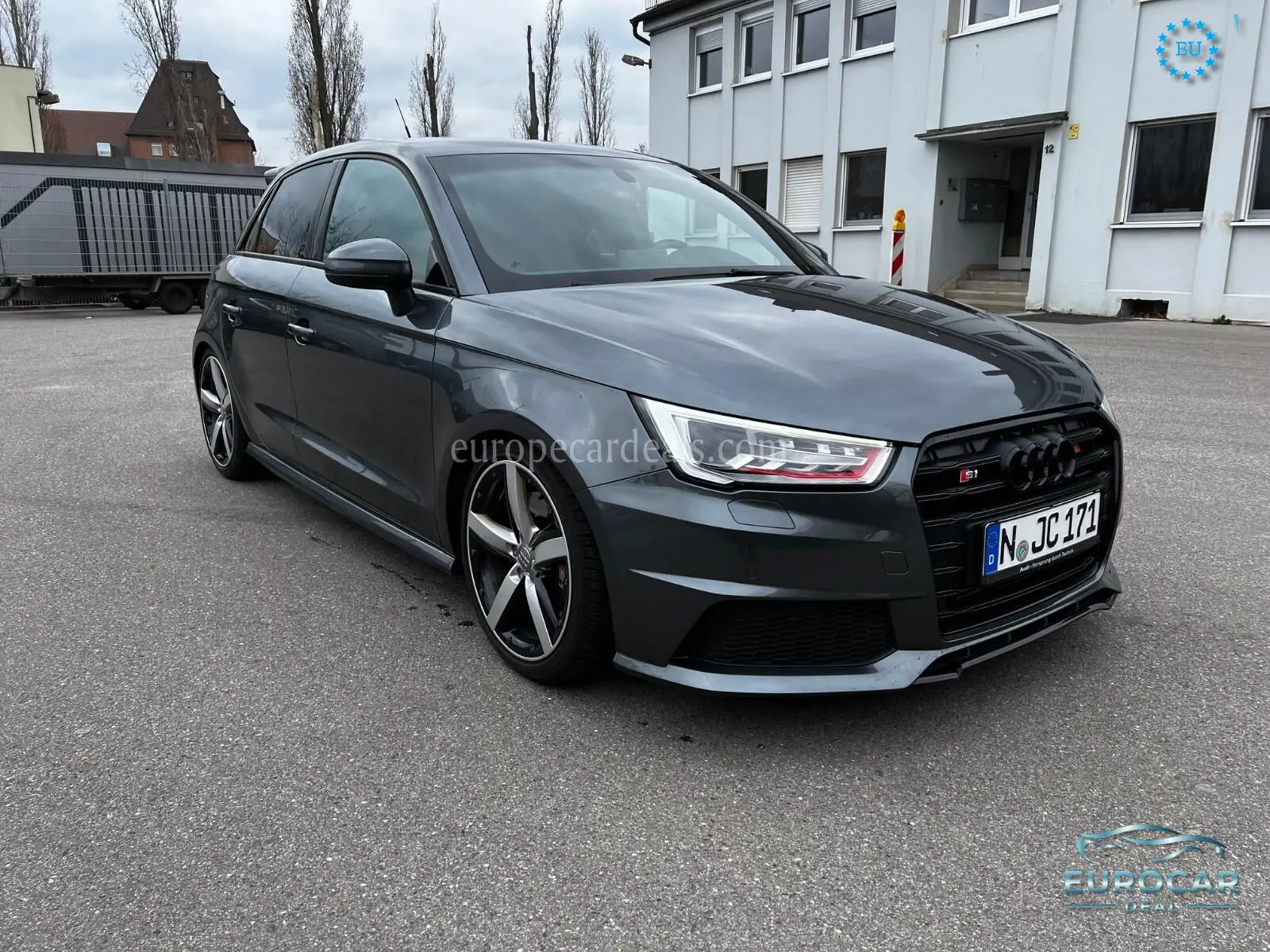 Audi S1