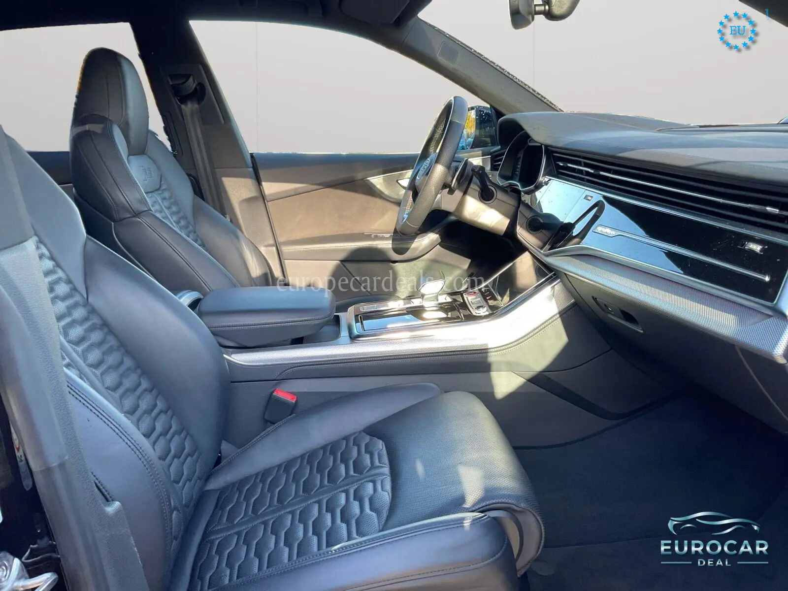 Audi RSQ8