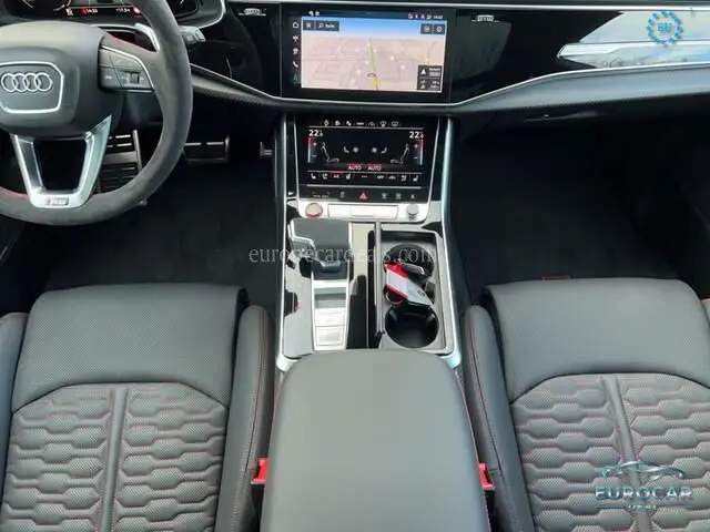 Audi RSQ8