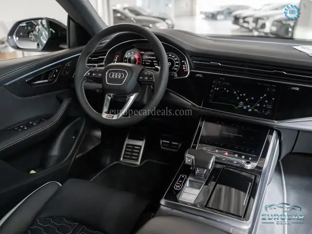 Audi RSQ8