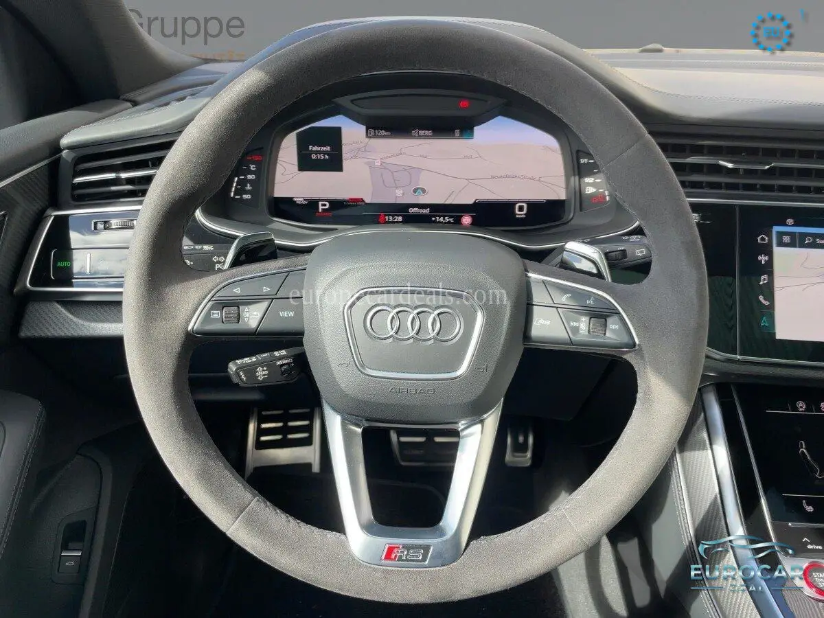 Audi RSQ8