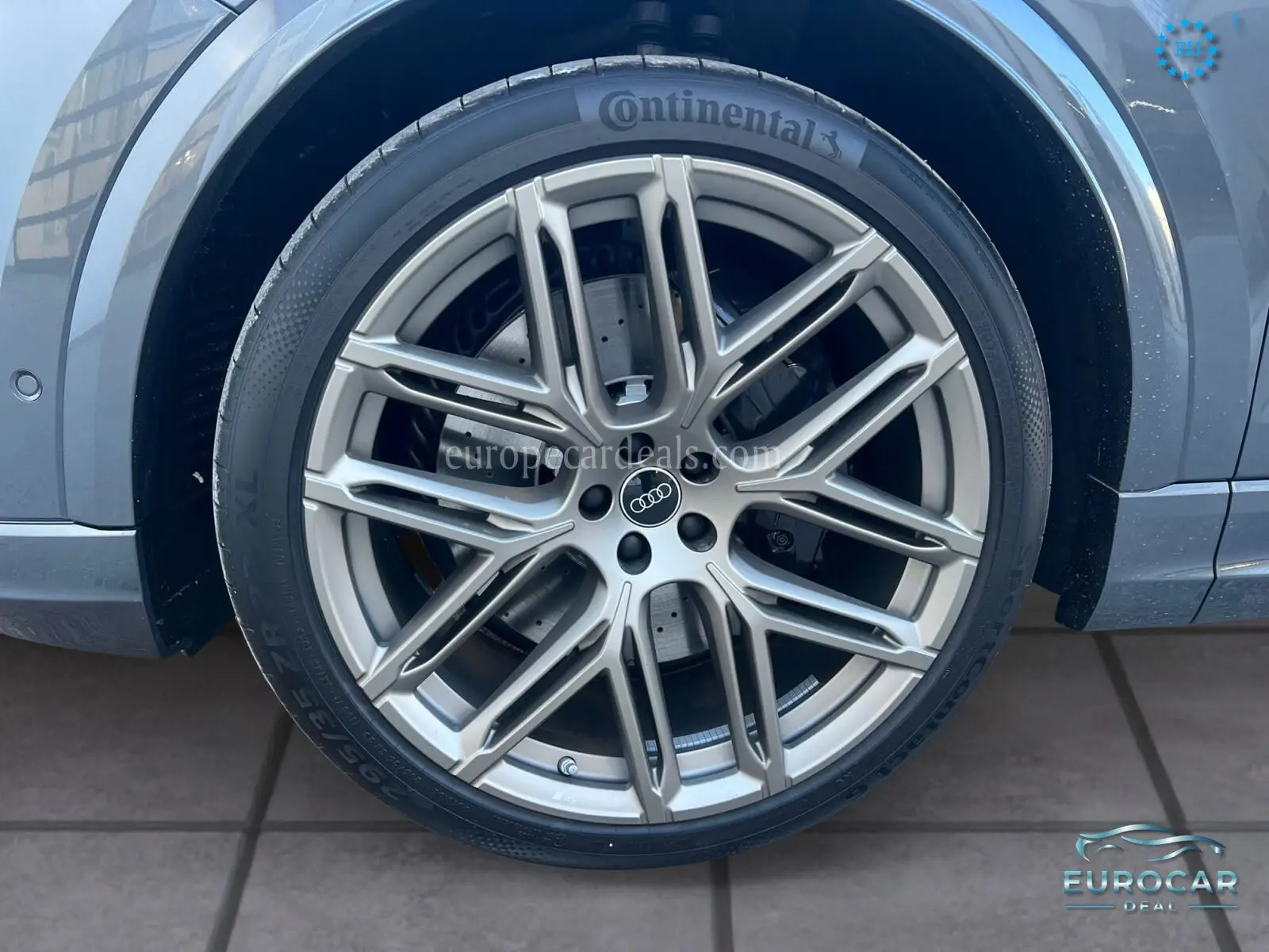 Audi RSQ8