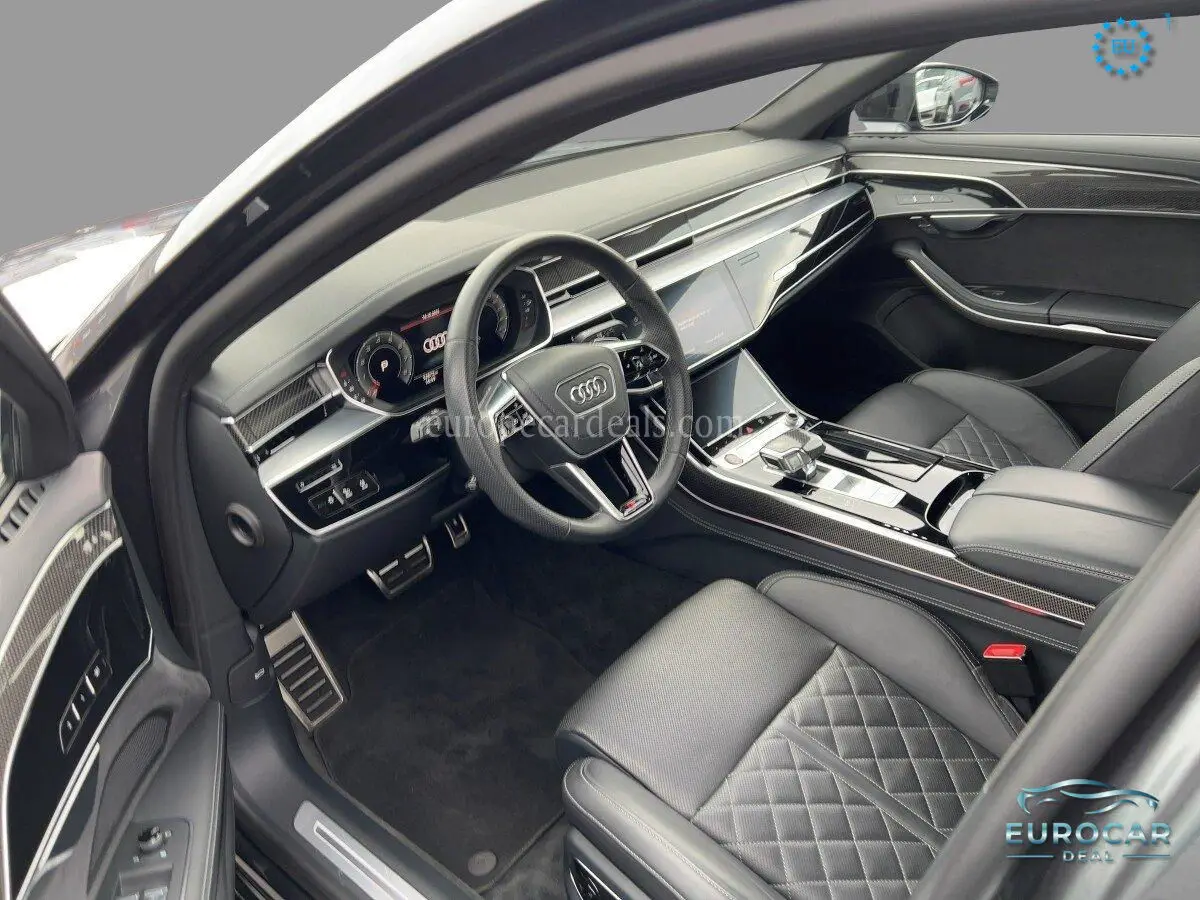 Audi S8