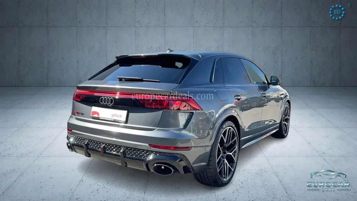 Audi RSQ8