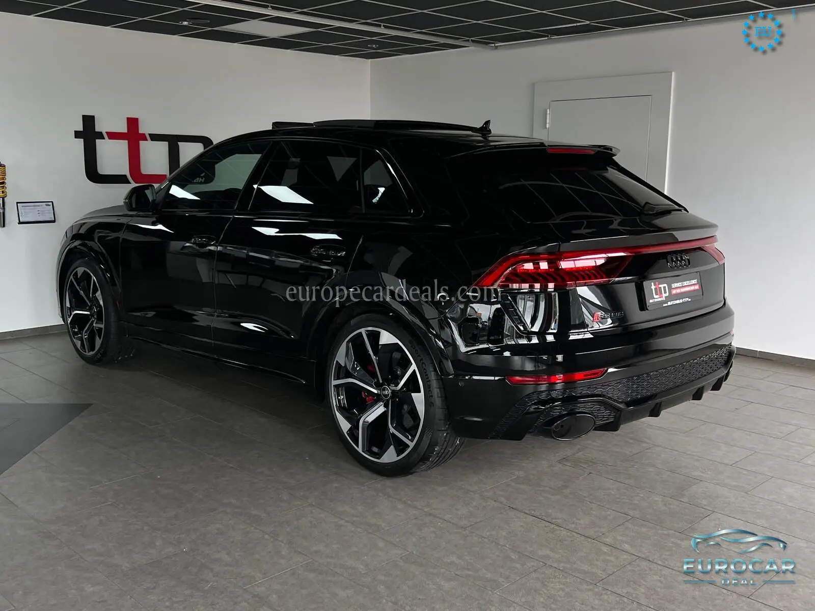 Audi RSQ8