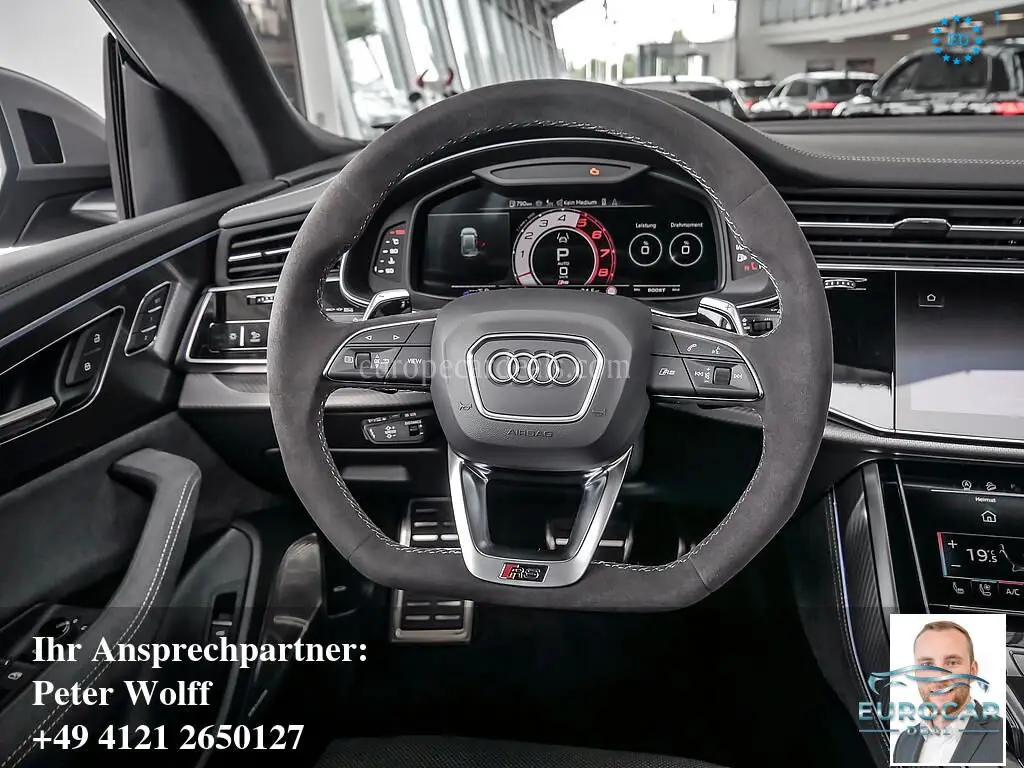 Audi RSQ8