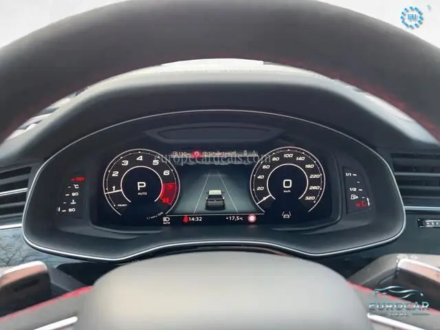 Audi RSQ8