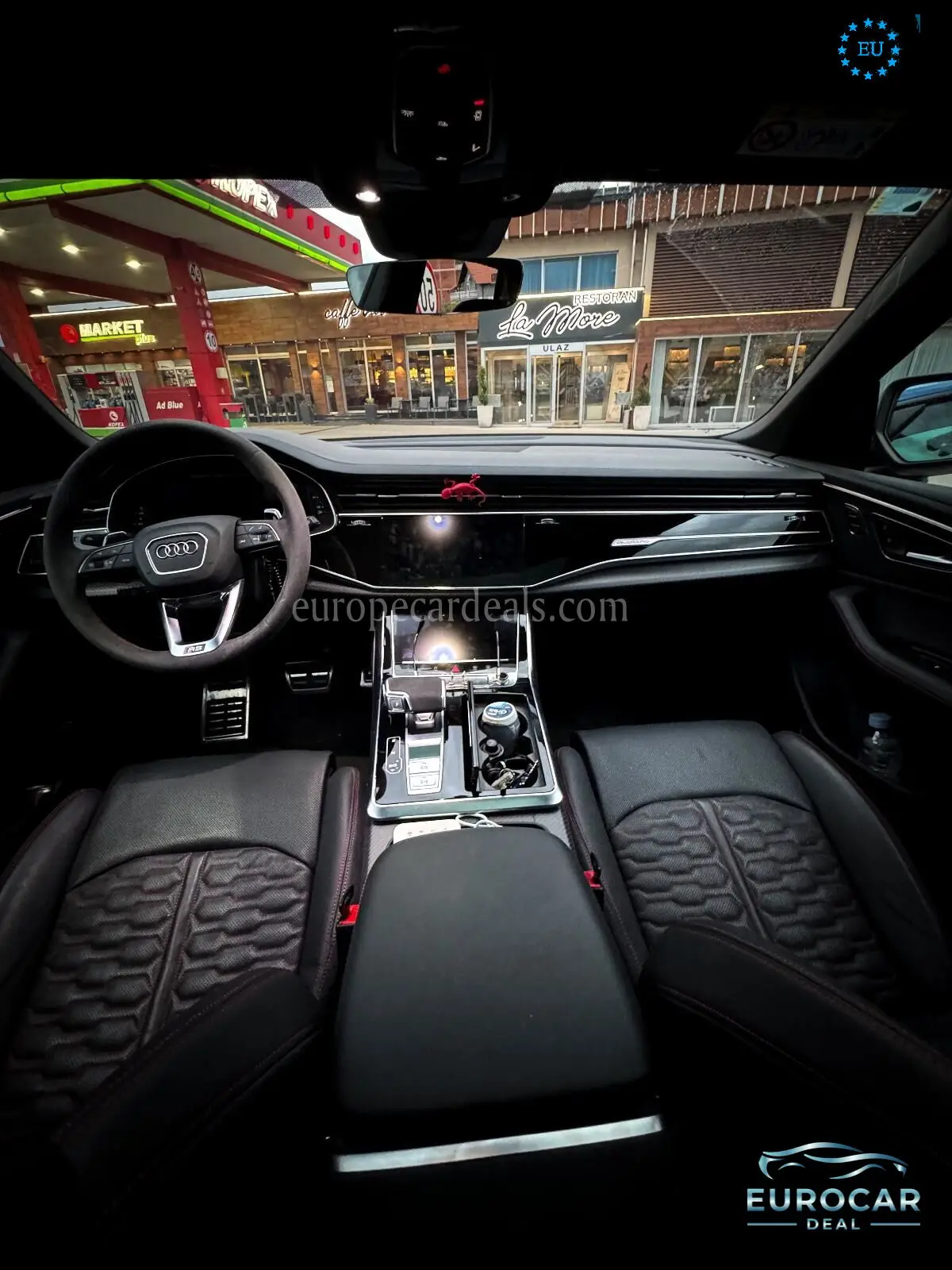 Audi RSQ8