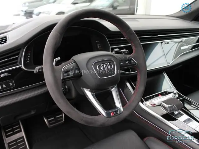 Audi RSQ8