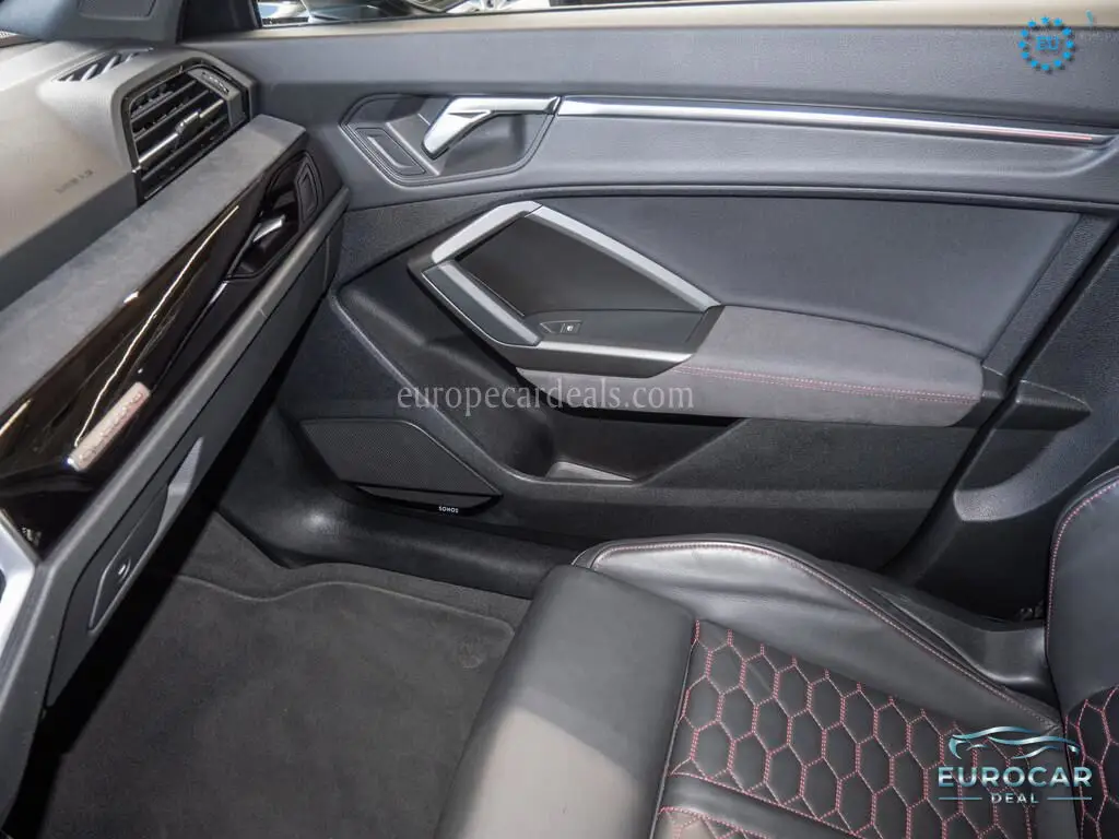 Audi RSQ3