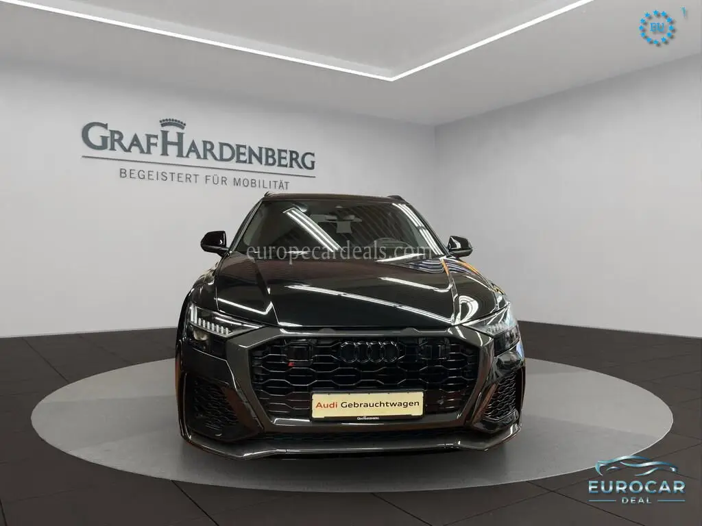 Audi RSQ8