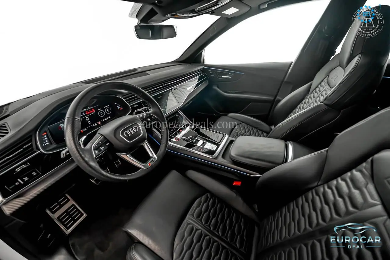 Audi RSQ8