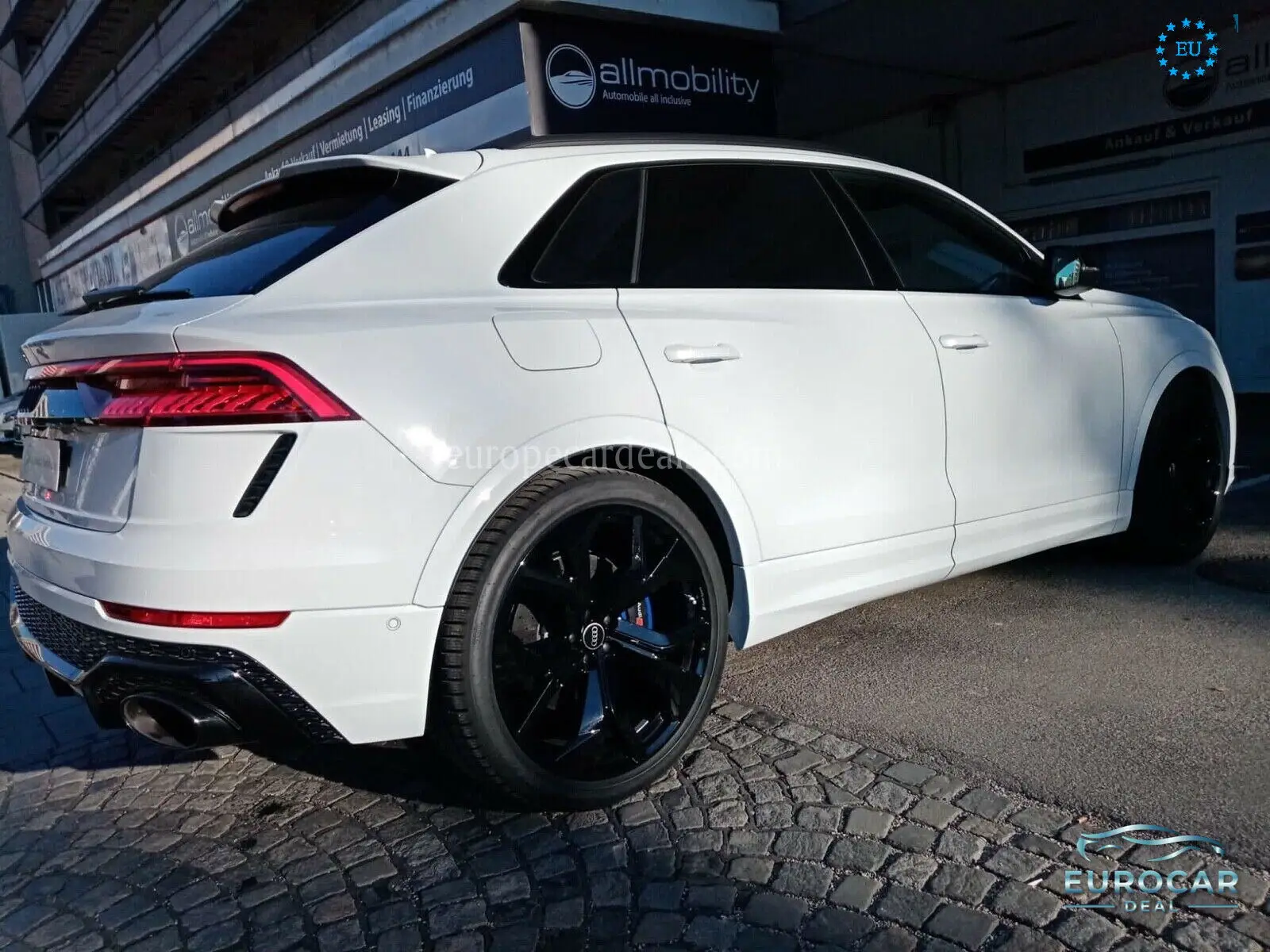 Audi RSQ8