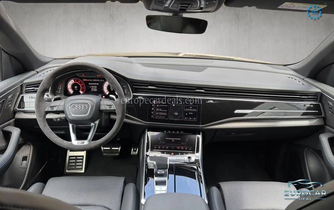 Audi RSQ8