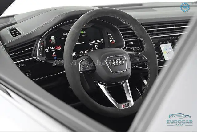 Audi RSQ8
