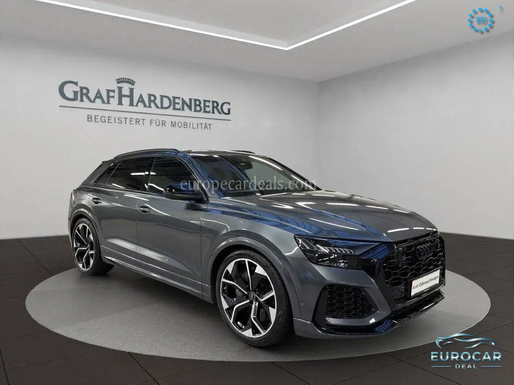 Audi RSQ8