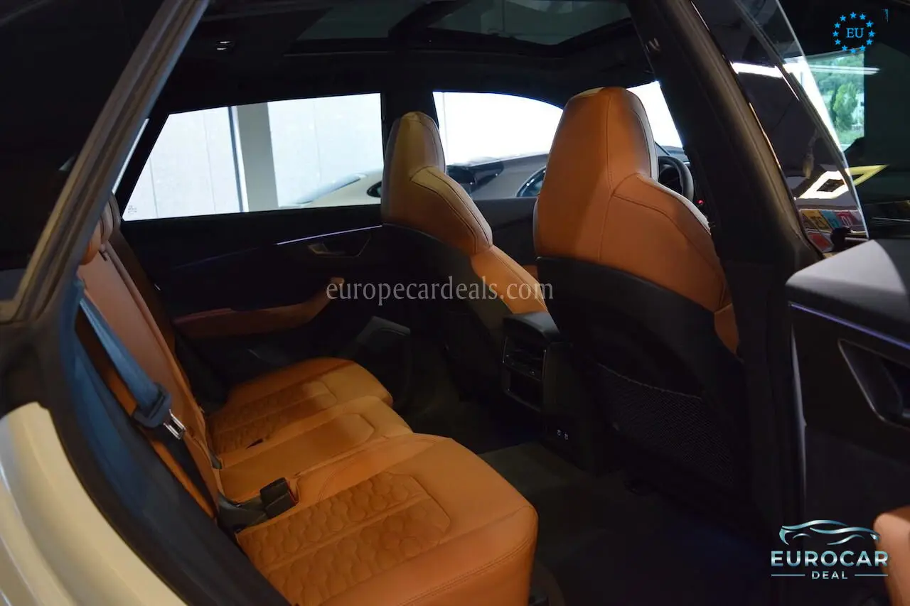 Audi RSQ8