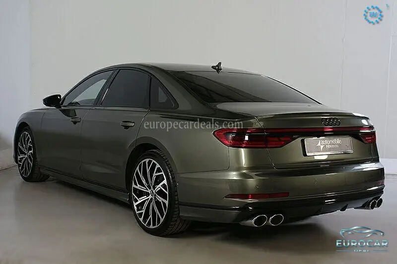 Audi S8