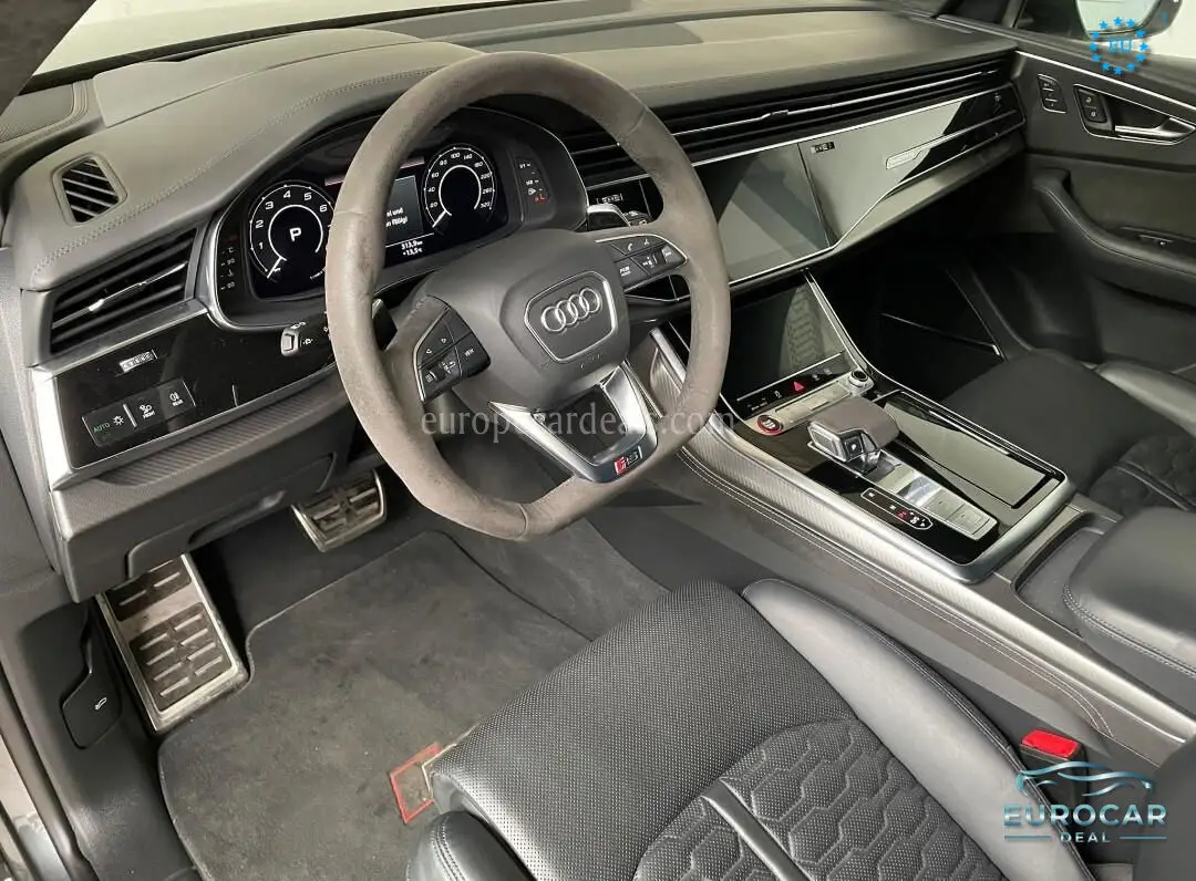 Audi RSQ8