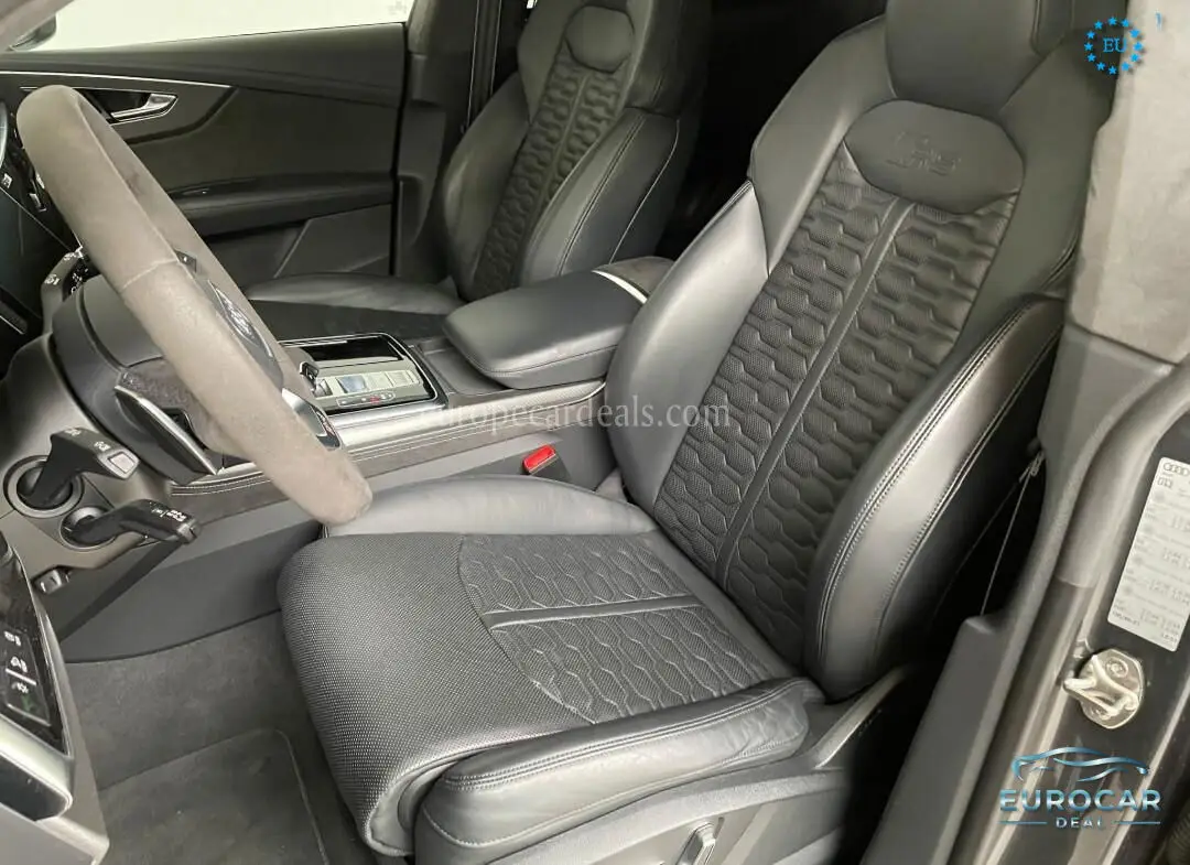 Audi RSQ8