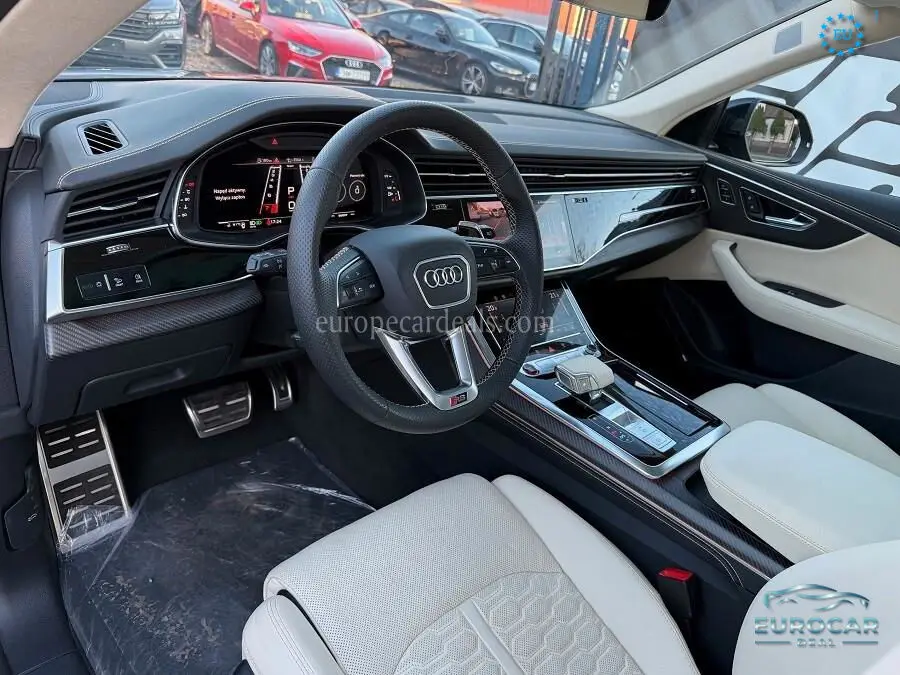 Audi RSQ8