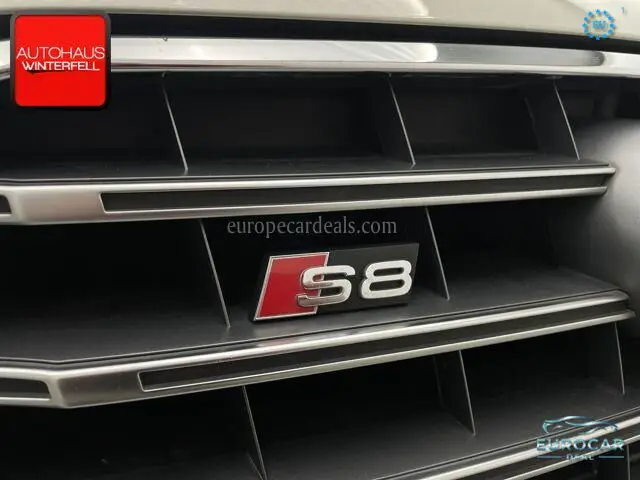 Audi S8