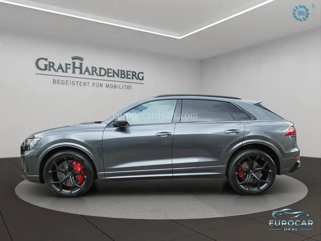 Audi RSQ8