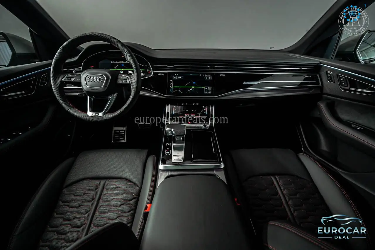 Audi RSQ8