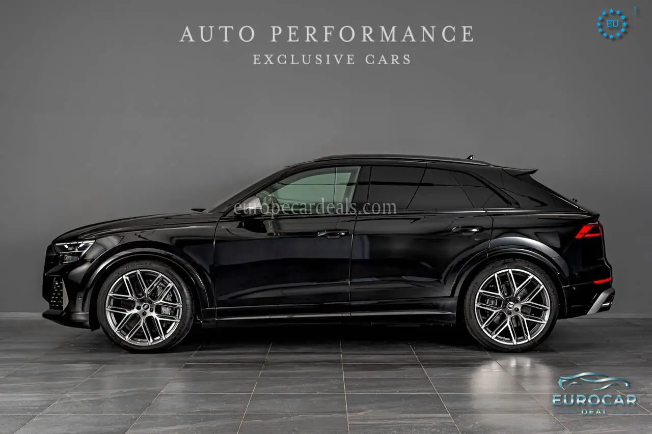 Audi RSQ8