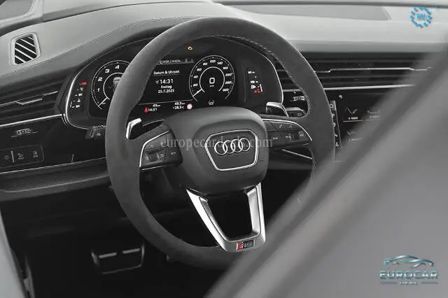 Audi RSQ8