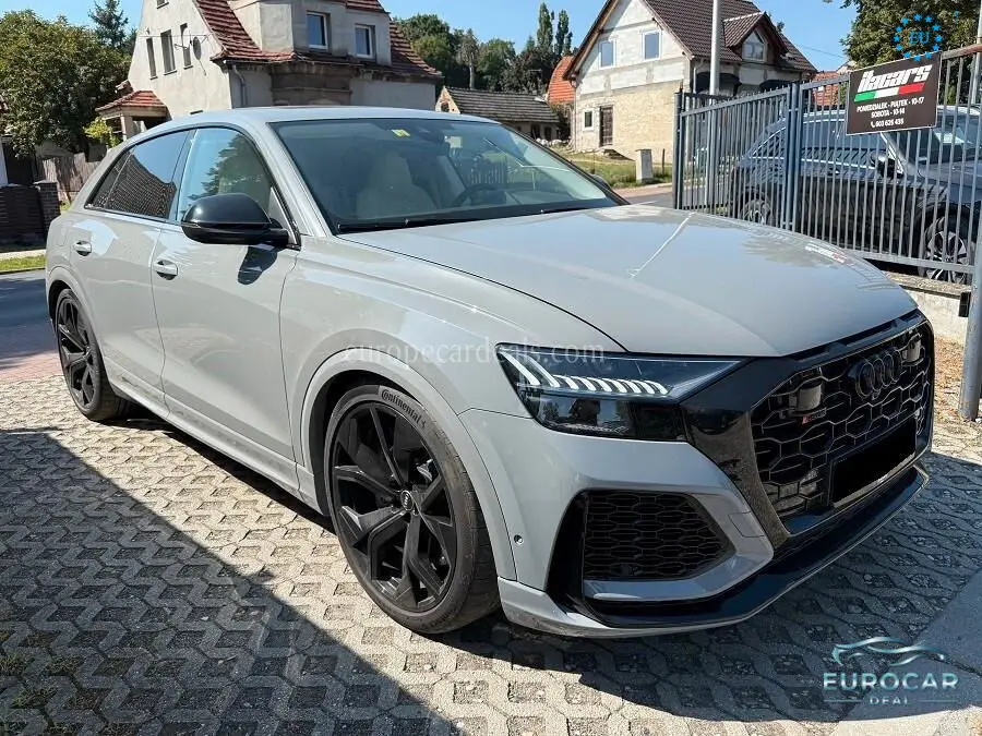 Audi RSQ8
