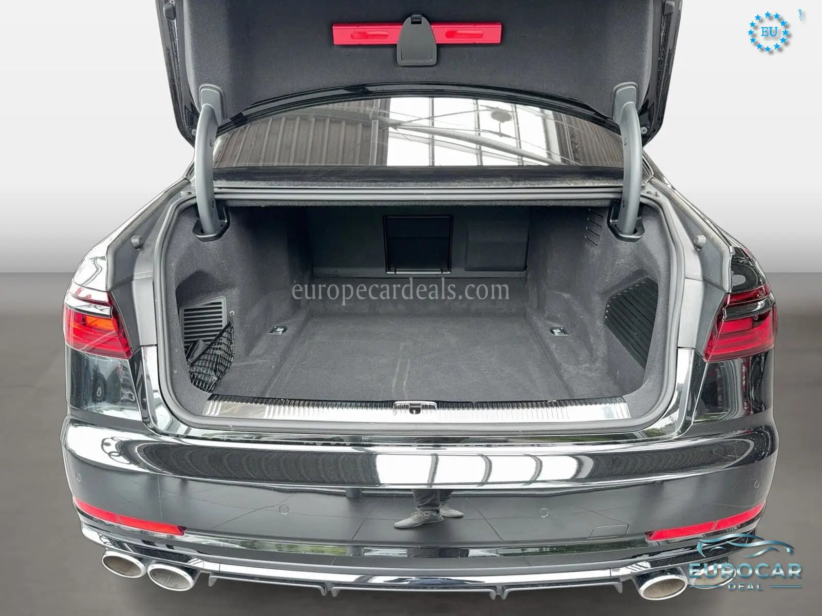 Audi S8
