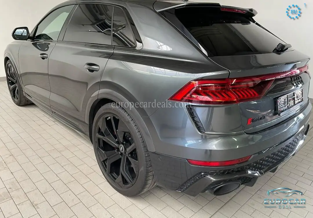 Audi RSQ8