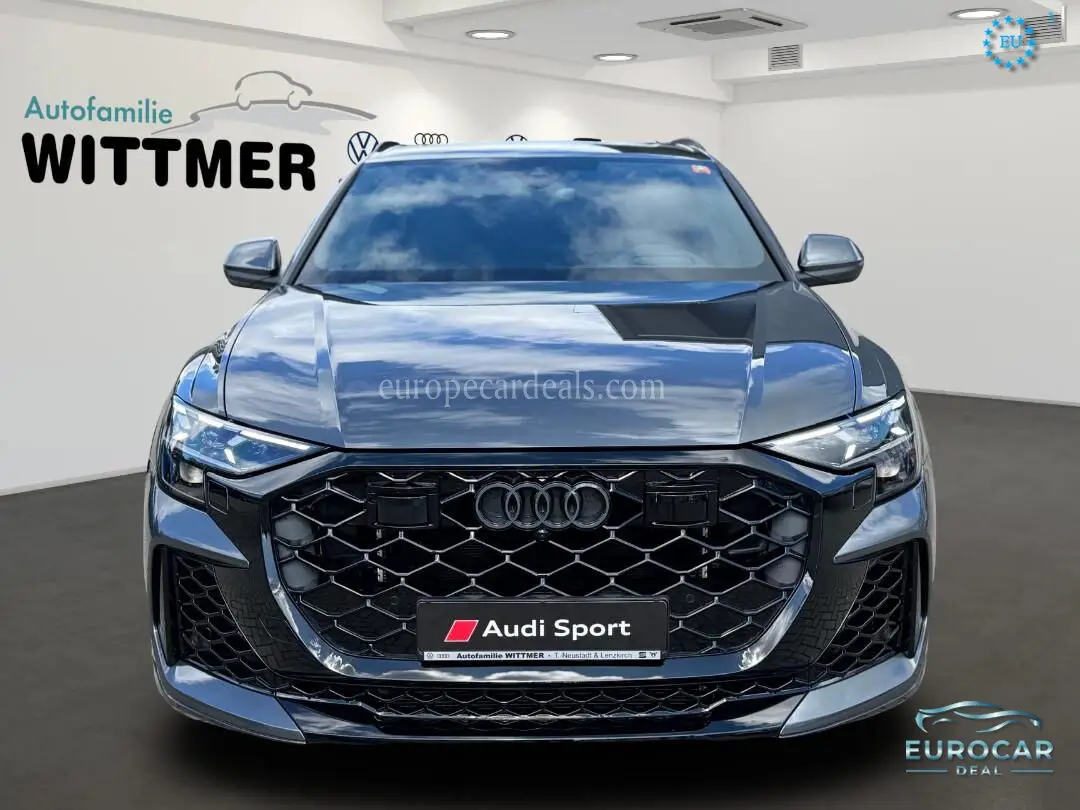 Audi RSQ8