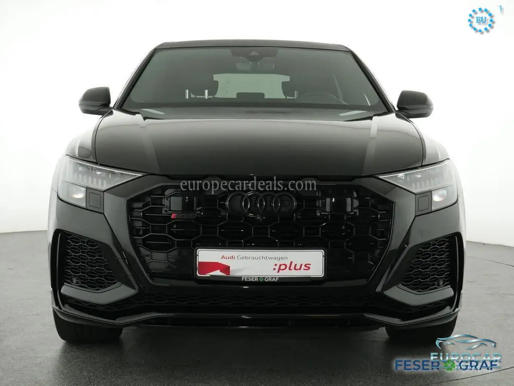 Audi RSQ8