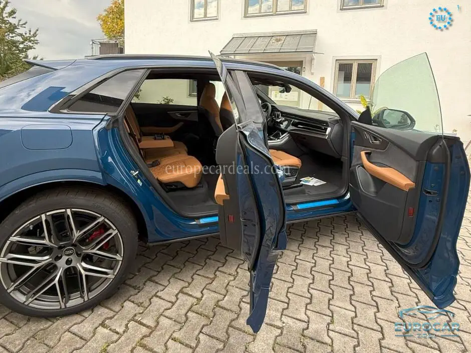 Audi RSQ8
