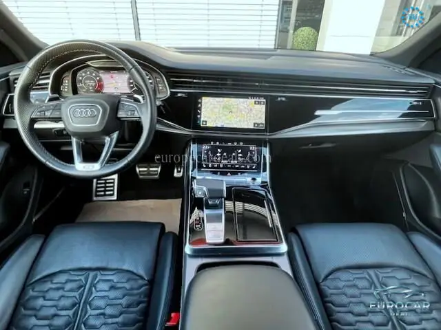 Audi RSQ8