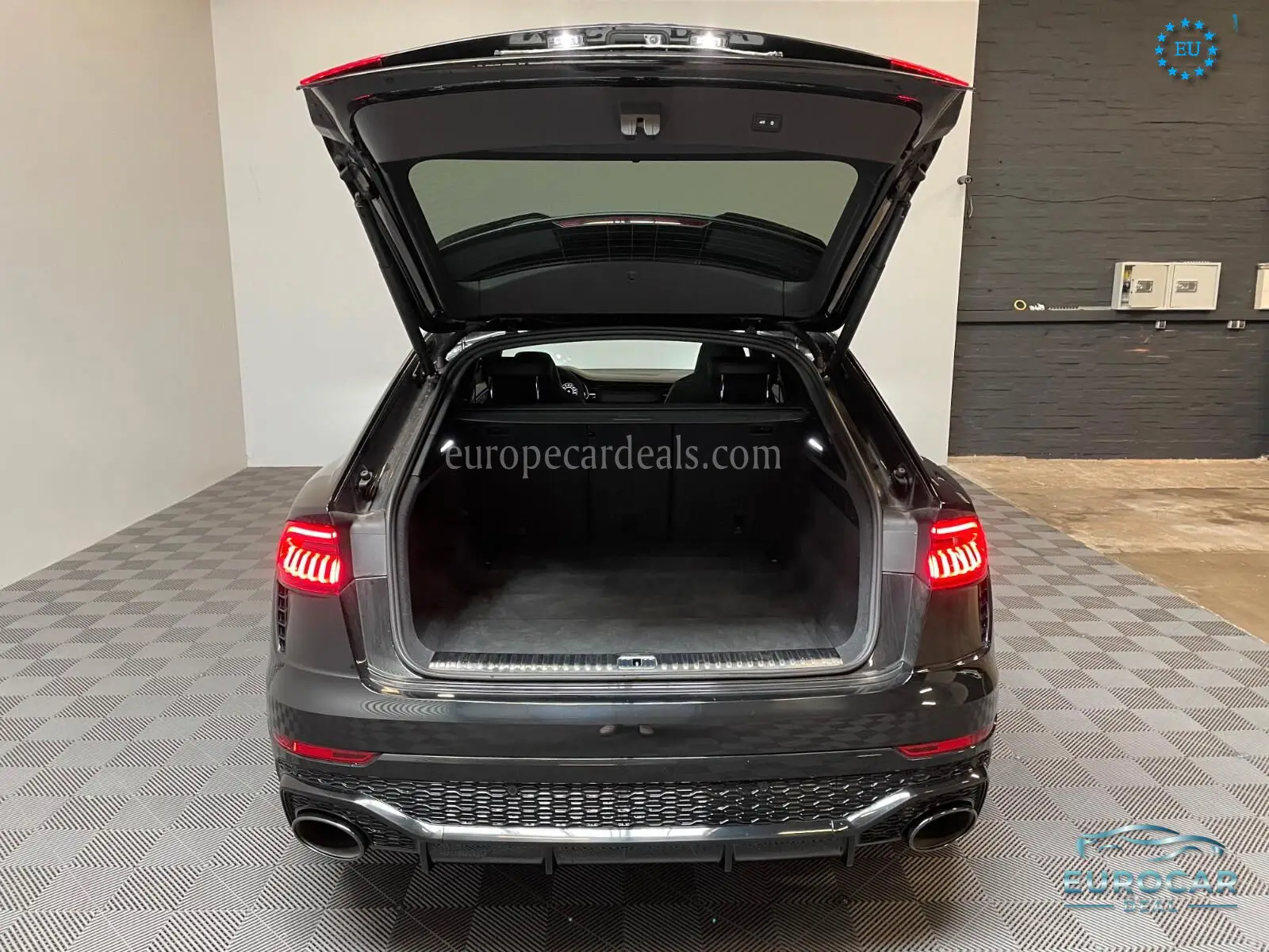 Audi RSQ8