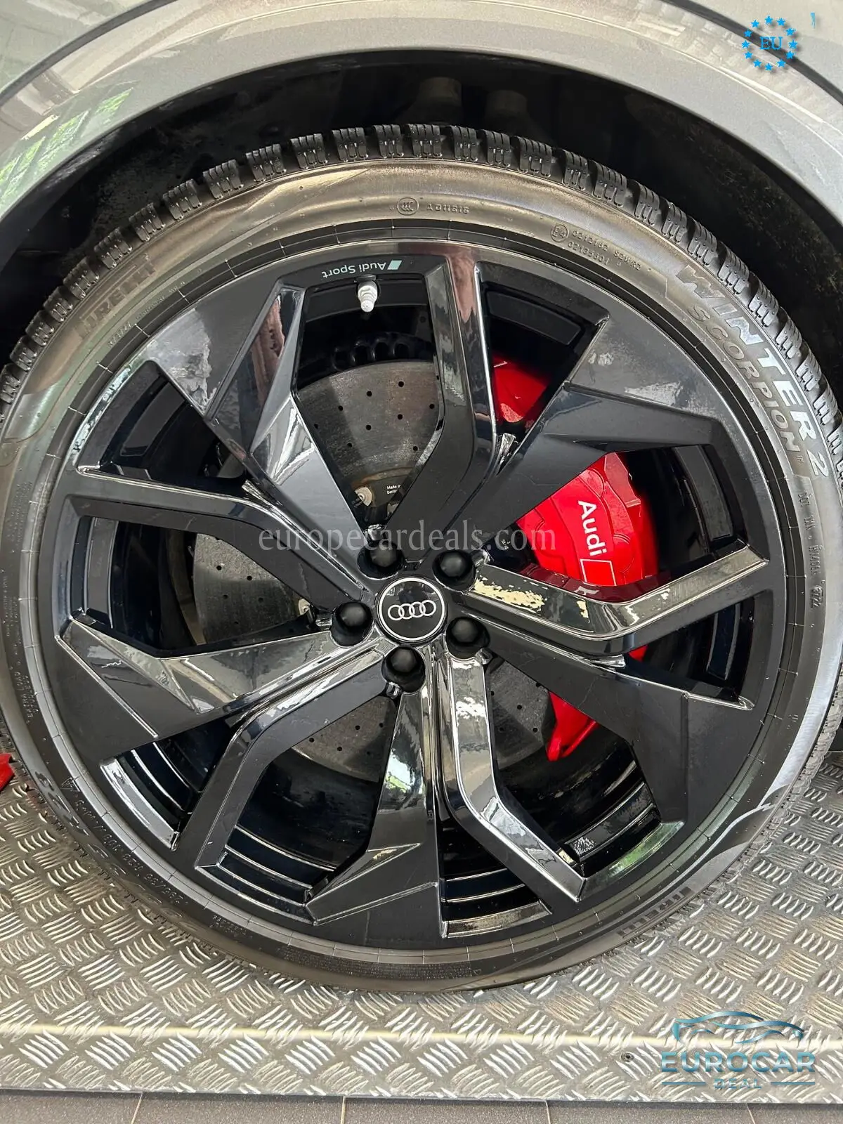 Audi RSQ8