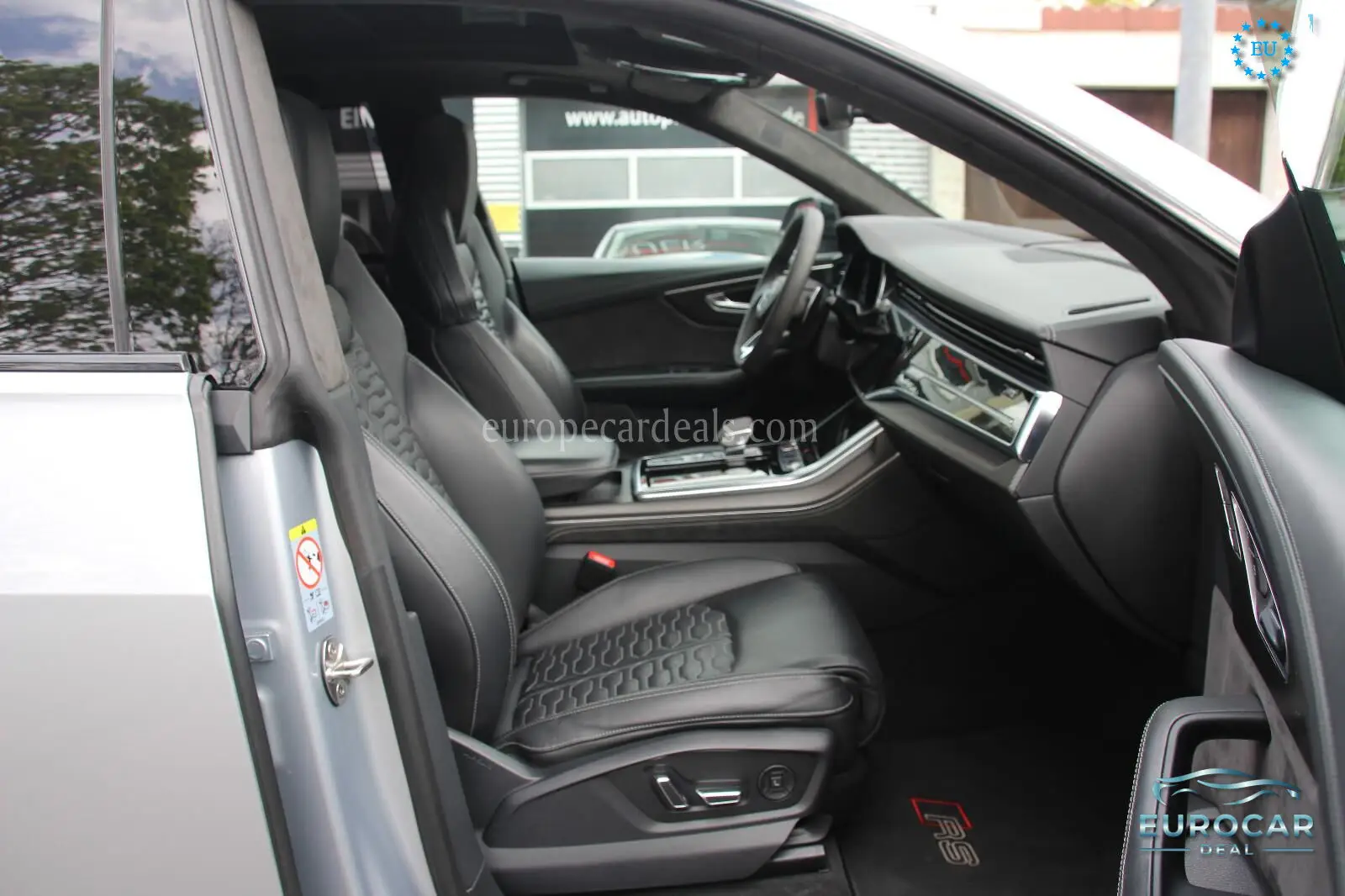 Audi RSQ8
