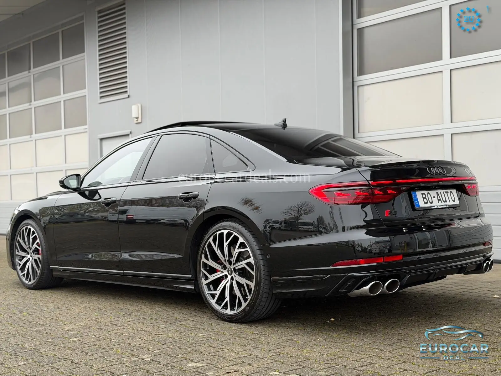 Audi S8